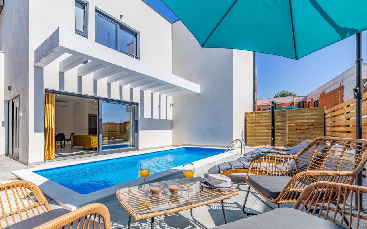 Villa Rougemarin - Marin With Private Pool Medulin Exterior photo